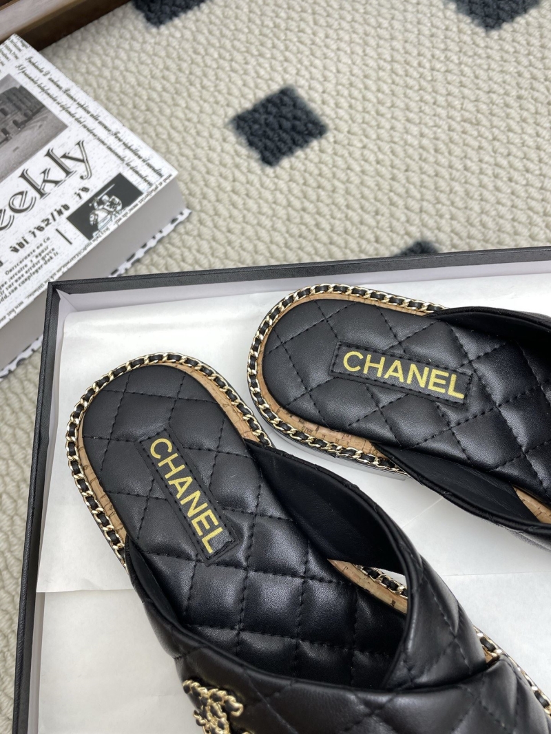 Ch**el slippers
